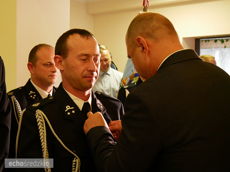 Uroczyste wręczenie odznaczeń podczas świętowania 75-lecia OSP w gminie Malczyce