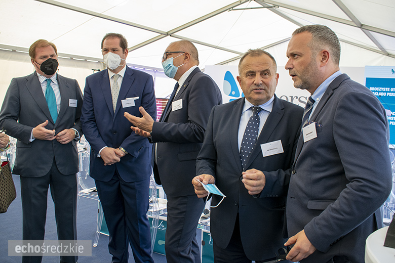 Wbudowanie kamienia węgielnego pod budowę firmy Persan Polska