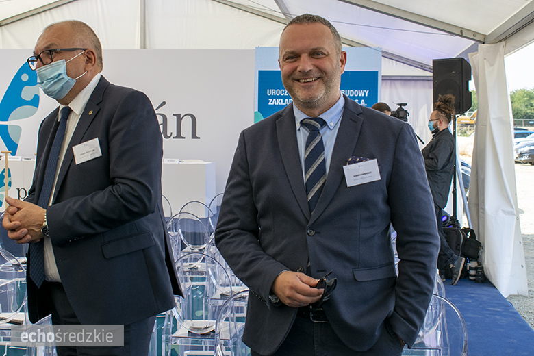 Wbudowanie kamienia węgielnego pod budowę firmy Persan Polska