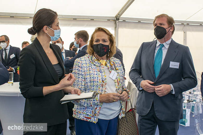 Wbudowanie kamienia węgielnego pod budowę firmy Persan Polska