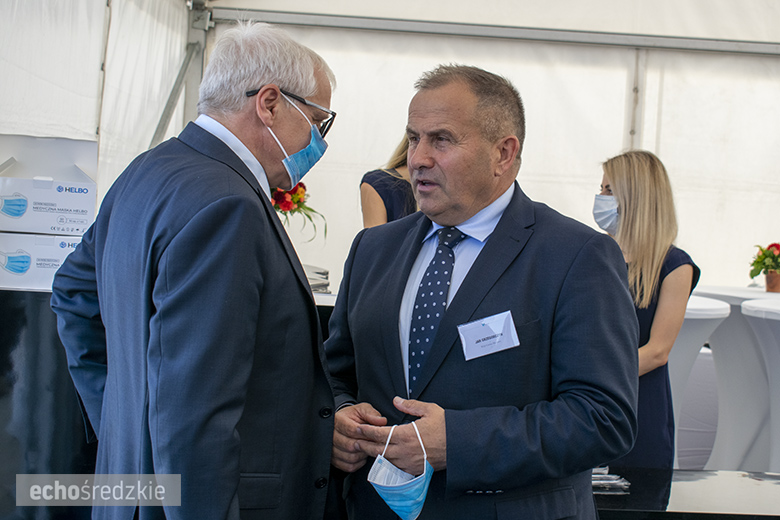 Wbudowanie kamienia węgielnego pod budowę firmy Persan Polska