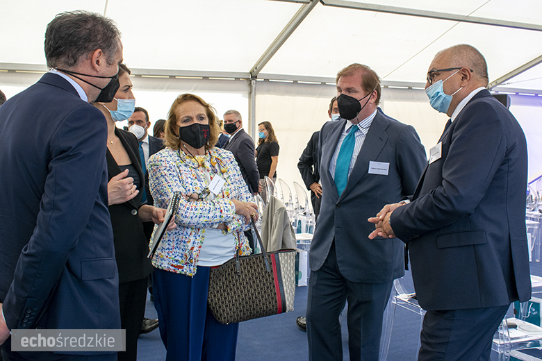 Wbudowanie kamienia węgielnego pod budowę firmy Persan Polska