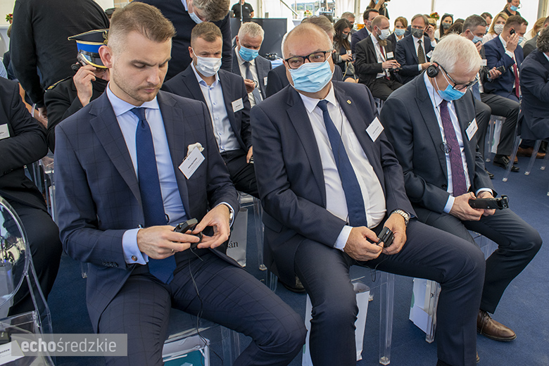 Wbudowanie kamienia węgielnego pod budowę firmy Persan Polska