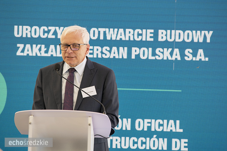 Wbudowanie kamienia węgielnego pod budowę firmy Persan Polska