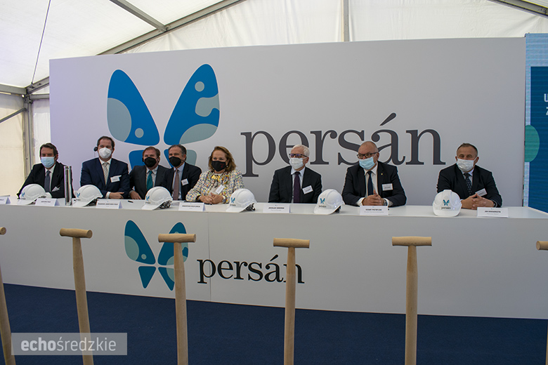 Wbudowanie kamienia węgielnego pod budowę firmy Persan Polska
