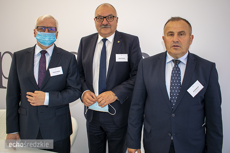 Wbudowanie kamienia węgielnego pod budowę firmy Persan Polska