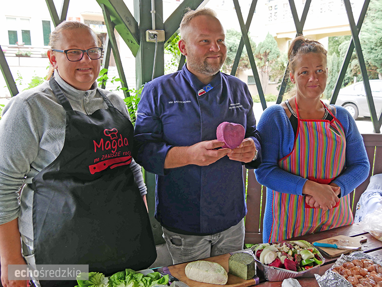 6 zespołów przygotowywało sałatkę z kurczaka