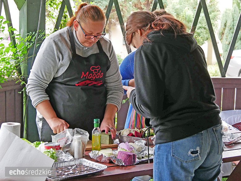 6 zespołów przygotowywało sałatkę z kurczaka