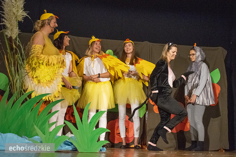 Przedstawienie w wykonaniu nauczycieli