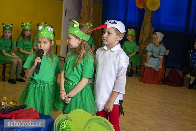 Przedstawienie "Królewna Śnieżka" w wykonaniu najstarszej grupy