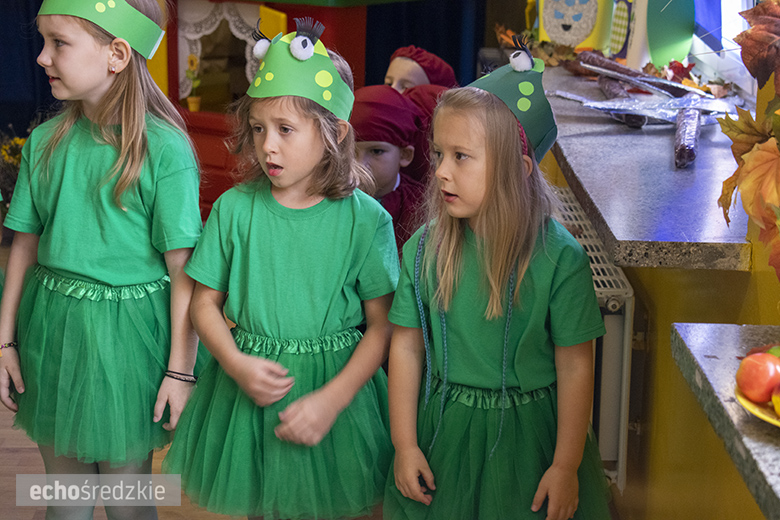 Przedstawienie "Królewna Śnieżka" w wykonaniu najstarszej grupy