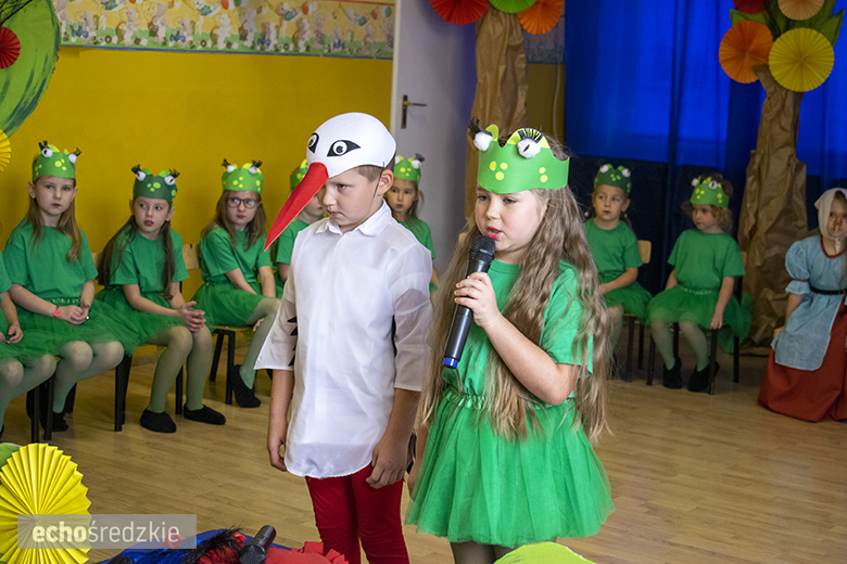 Przedstawienie "Królewna Śnieżka" w wykonaniu najstarszej grupy