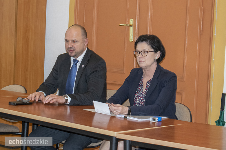 Podpisanie umów partnerskich pomiędzy powiatem a gminami