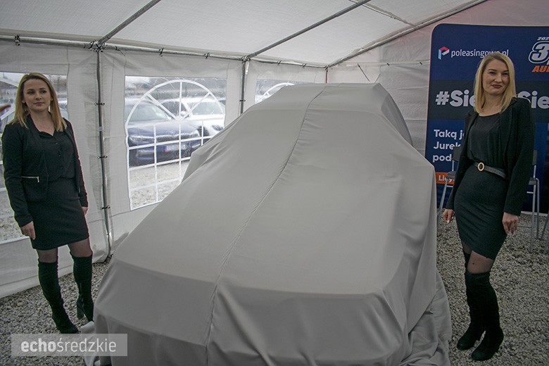 Prezentacja odrestaurowanego Forda Sierra w Komornikach