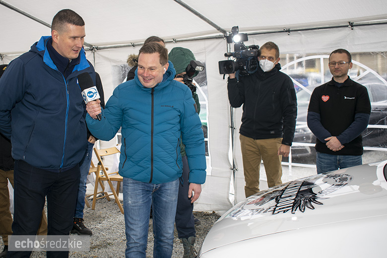 Prezentacja odrestaurowanego Forda Sierra w Komornikach
