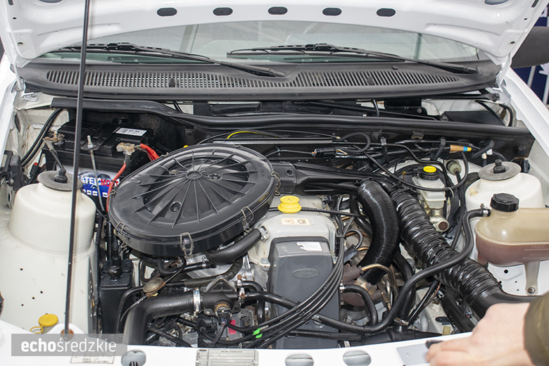 Prezentacja odrestaurowanego Forda Sierra w Komornikach