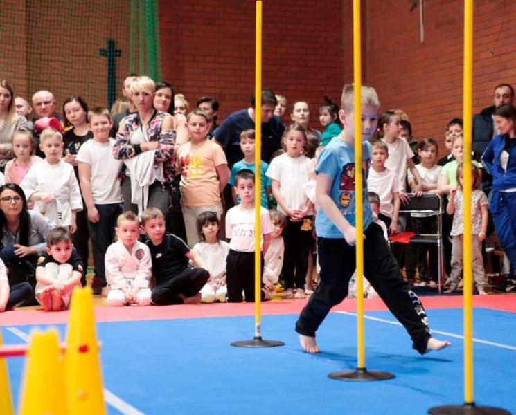 Młodzi karatecy z Ciechowa z sukcesami na turnieju w Legnicy