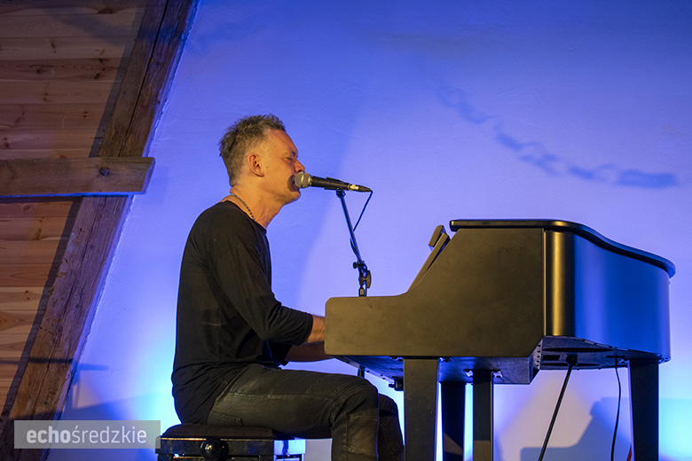 Krzysztof Antkowiak wystąpił w Kulturalnej Stodole w Lutyni