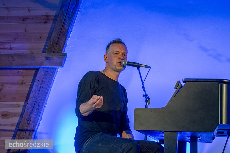 Krzysztof Antkowiak wystąpił w Kulturalnej Stodole w Lutyni