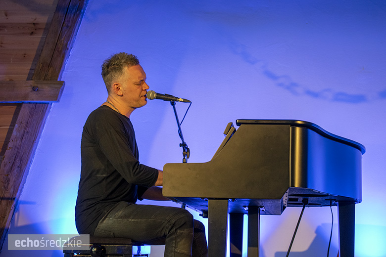 Krzysztof Antkowiak wystąpił w Kulturalnej Stodole w Lutyni