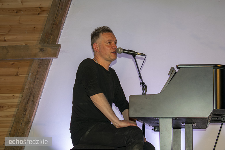 Krzysztof Antkowiak wystąpił w Kulturalnej Stodole w Lutyni