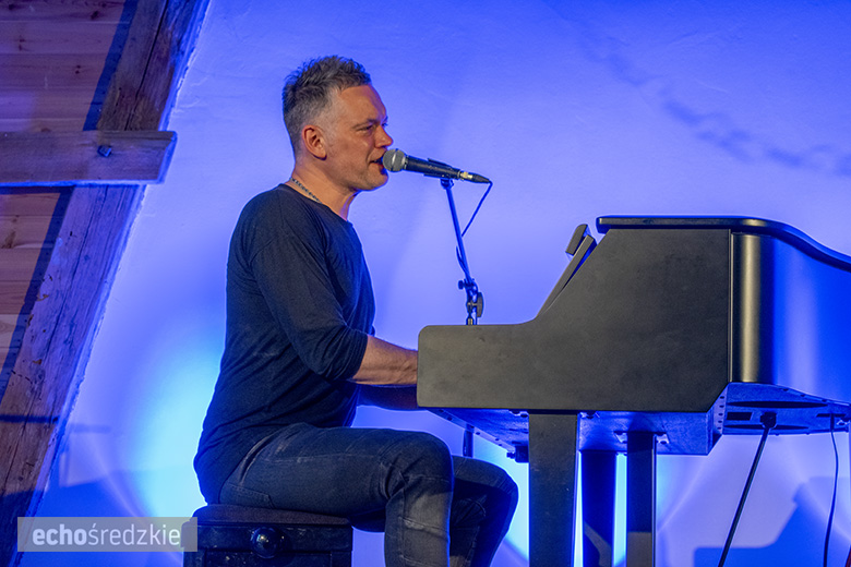 Krzysztof Antkowiak wystąpił w Kulturalnej Stodole w Lutyni