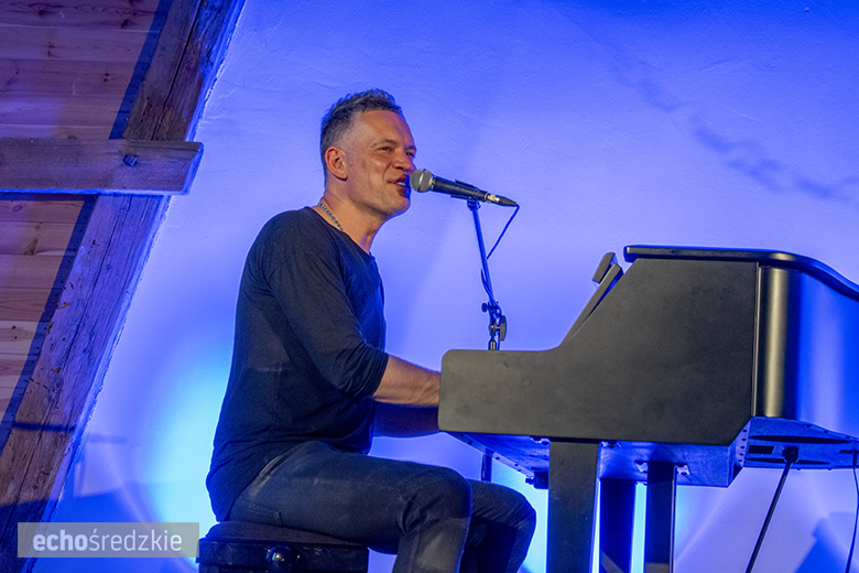 Krzysztof Antkowiak wystąpił w Kulturalnej Stodole w Lutyni