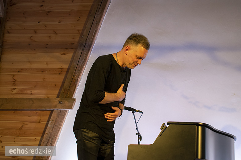 Krzysztof Antkowiak wystąpił w Kulturalnej Stodole w Lutyni