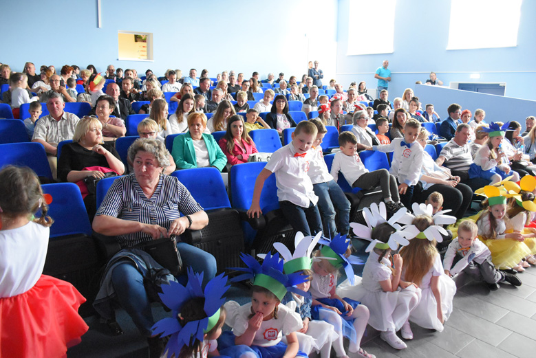 Występy w sali widowiskowej GOKiS w Malczycach