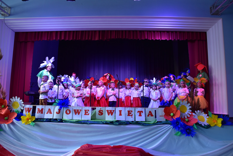 Występy w sali widowiskowej GOKiS w Malczycach