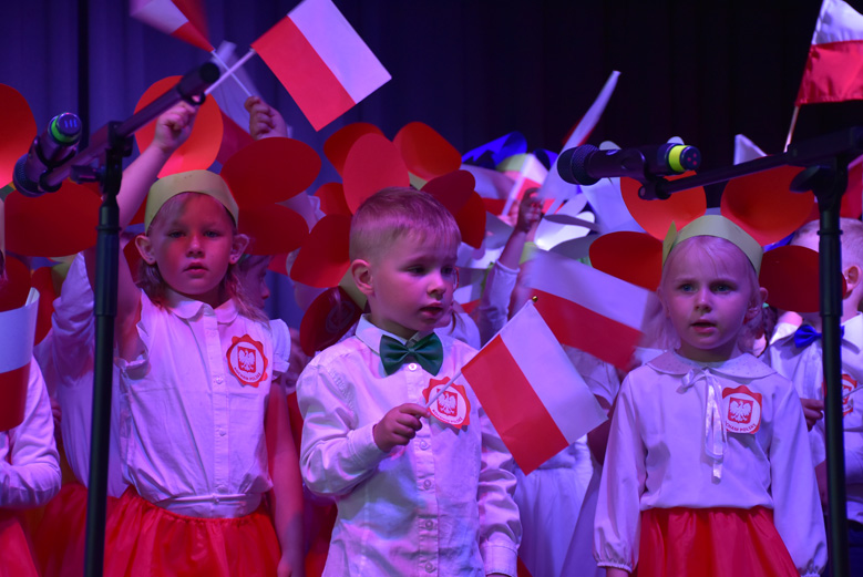 Występy w sali widowiskowej GOKiS w Malczycach