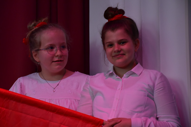 Występy w sali widowiskowej GOKiS w Malczycach