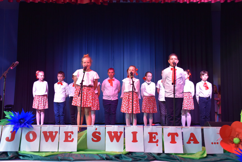 Występy w sali widowiskowej GOKiS w Malczycach