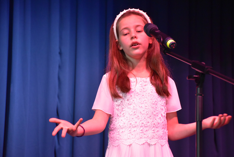 Występy w sali widowiskowej GOKiS w Malczycach