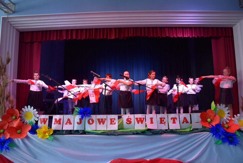 Występy w sali widowiskowej GOKiS w Malczycach