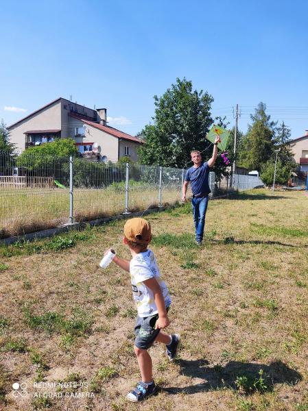 "Zmalujemy coś razem tato?"