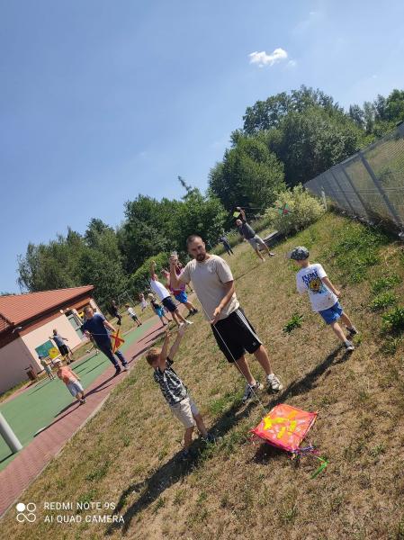 "Zmalujemy coś razem tato?"