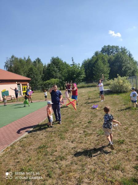 "Zmalujemy coś razem tato?"