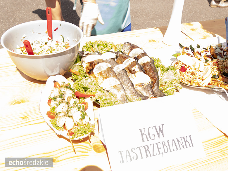 KGW Malczyce z najlepszą rybą z grilla.