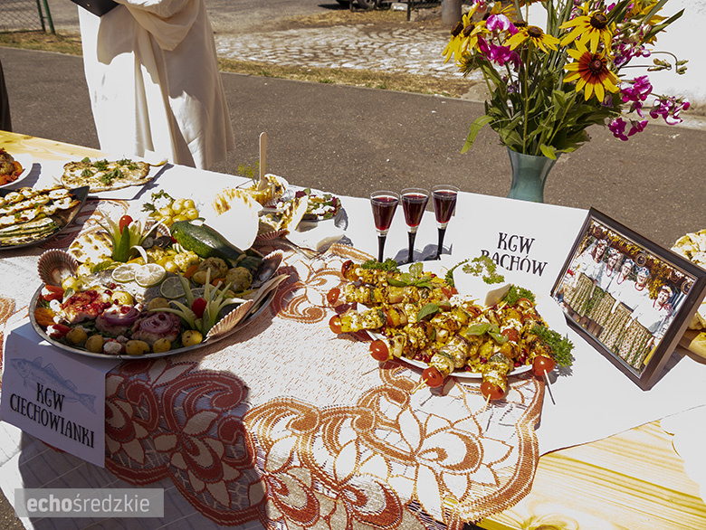 KGW Malczyce z najlepszą rybą z grilla.