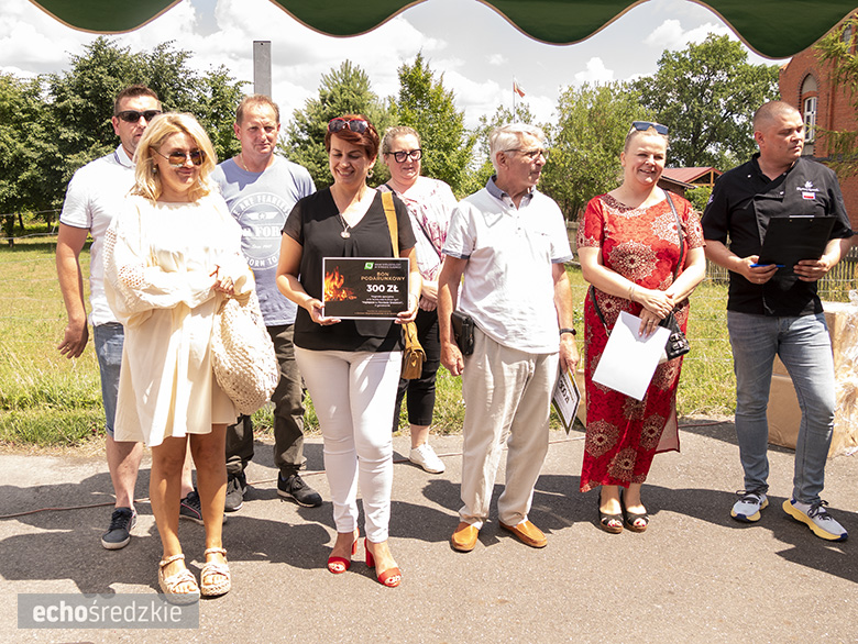 KGW Malczyce z najlepszą rybą z grilla.