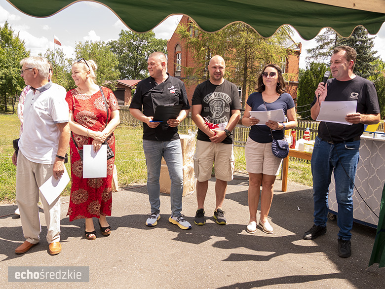 KGW Malczyce z najlepszą rybą z grilla.