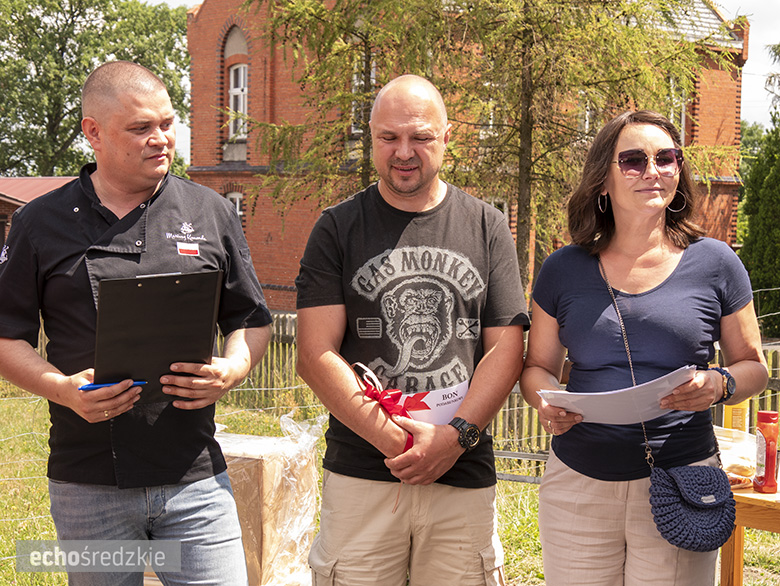 KGW Malczyce z najlepszą rybą z grilla.