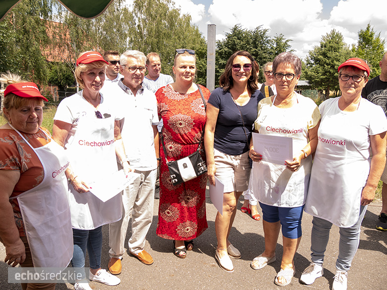 KGW Malczyce z najlepszą rybą z grilla.