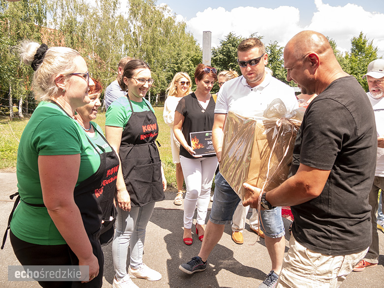 KGW Malczyce z najlepszą rybą z grilla.