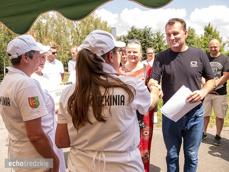 KGW Malczyce z najlepszą rybą z grilla.