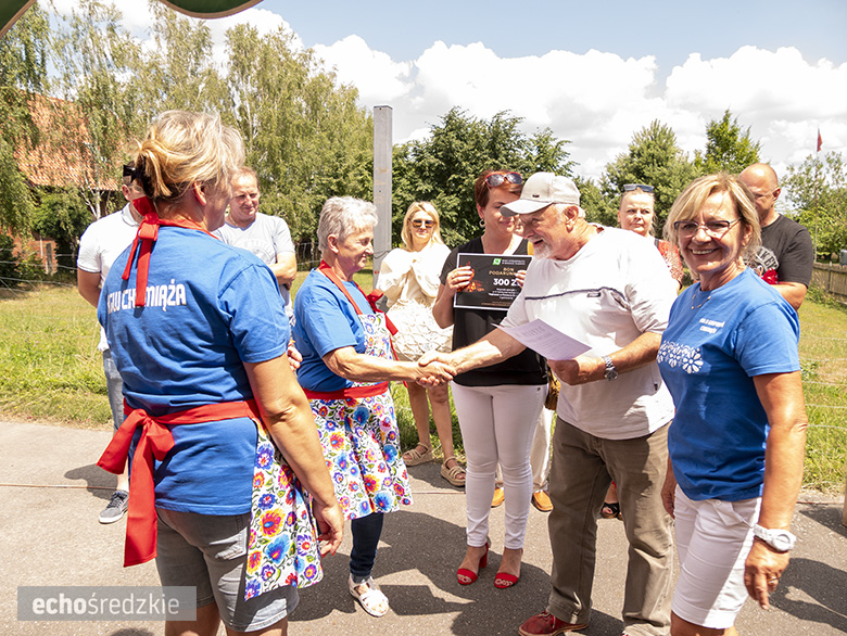 KGW Malczyce z najlepszą rybą z grilla.
