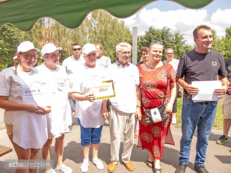 KGW Malczyce z najlepszą rybą z grilla.