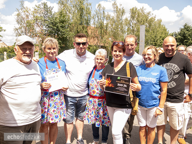 KGW Malczyce z najlepszą rybą z grilla.