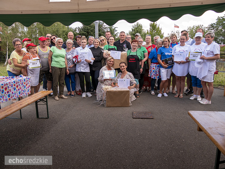 KGW Malczyce z najlepszą rybą z grilla.